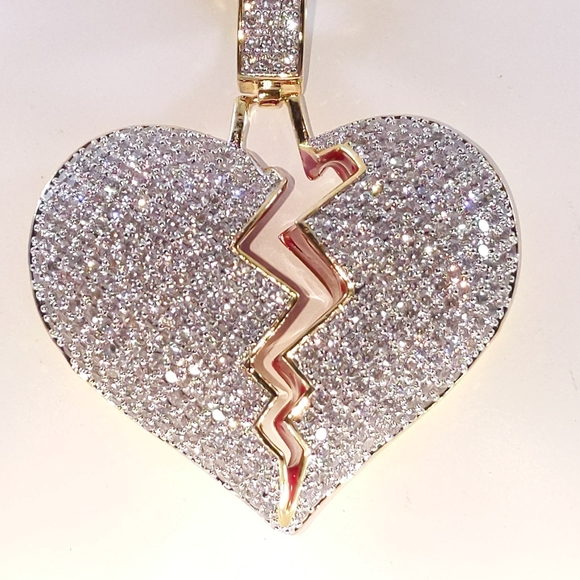 Jewelry - 🤍 Icy Broken Heart + 24" x 4mm Cuban Chain